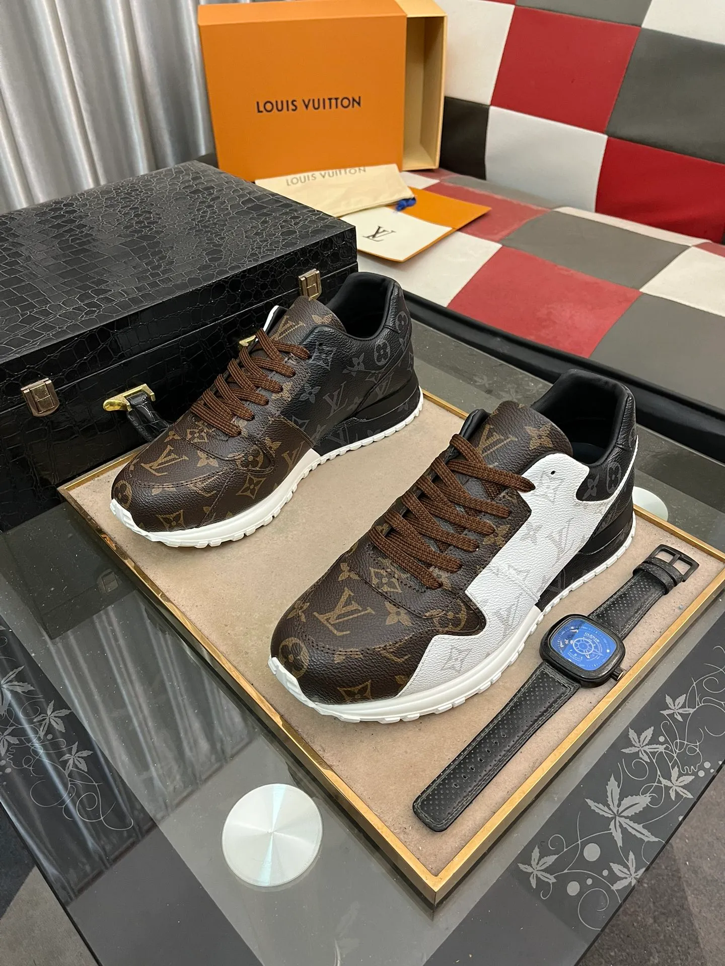 Men's shoes 💰540⌚️⌚️LV Louis Vuitton. The latest fashionable casual shoes are popular in physical stores. New spring and summer comfortable imported custom original cowhide, unique jacquard fabric element design. With sheepskin lining, Lv original base, [sun][sun] high-end packaging and high quality💪Details determine quality, code number 38-44